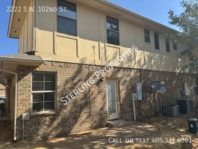 2222 Sw 102nd St - Photo 4 of 37