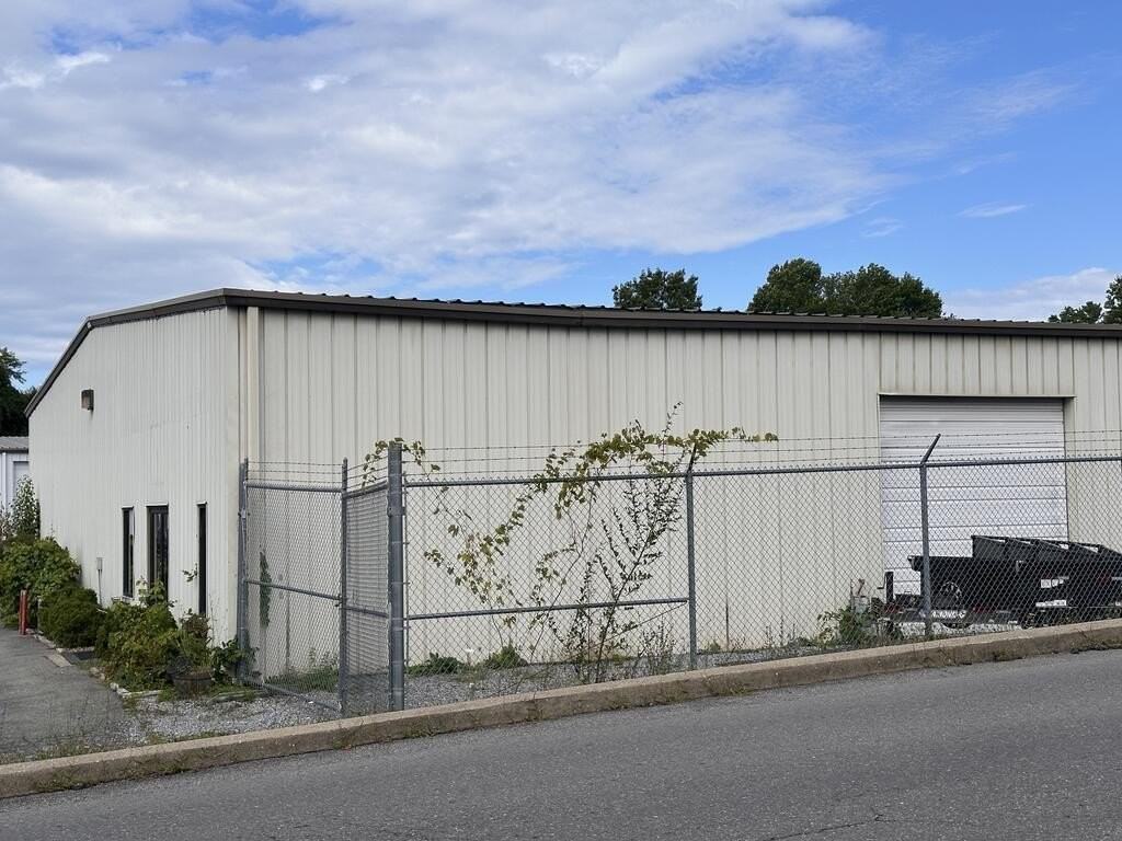129 Dye Dr - Photo 4 of 50