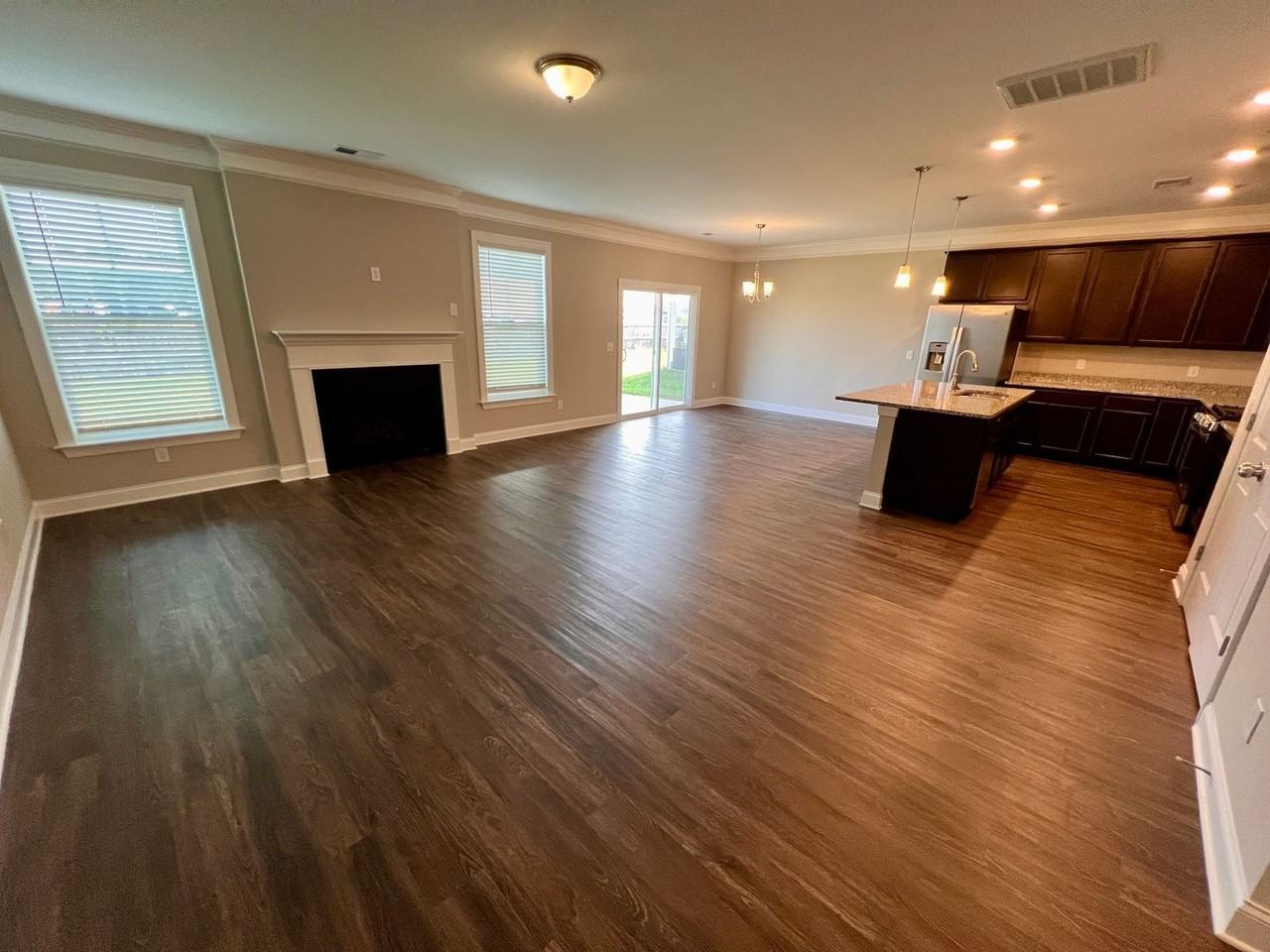 922 Taramore Ln - Photo 3 of 24