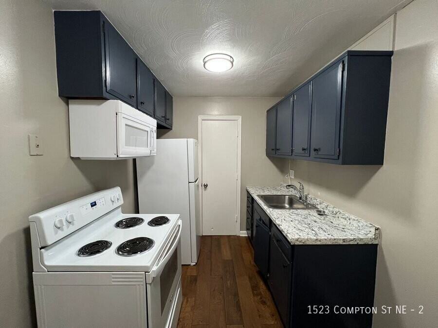 1523 Compton St Ne #2 - Photo 3 of 9