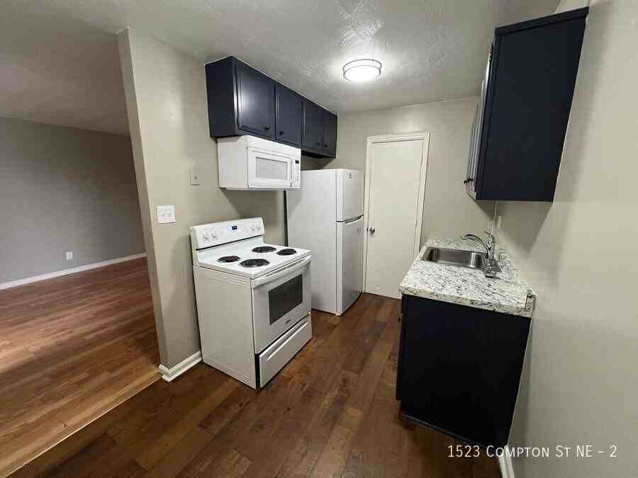 1523 Compton St Ne #2 - Photo 4 of 9