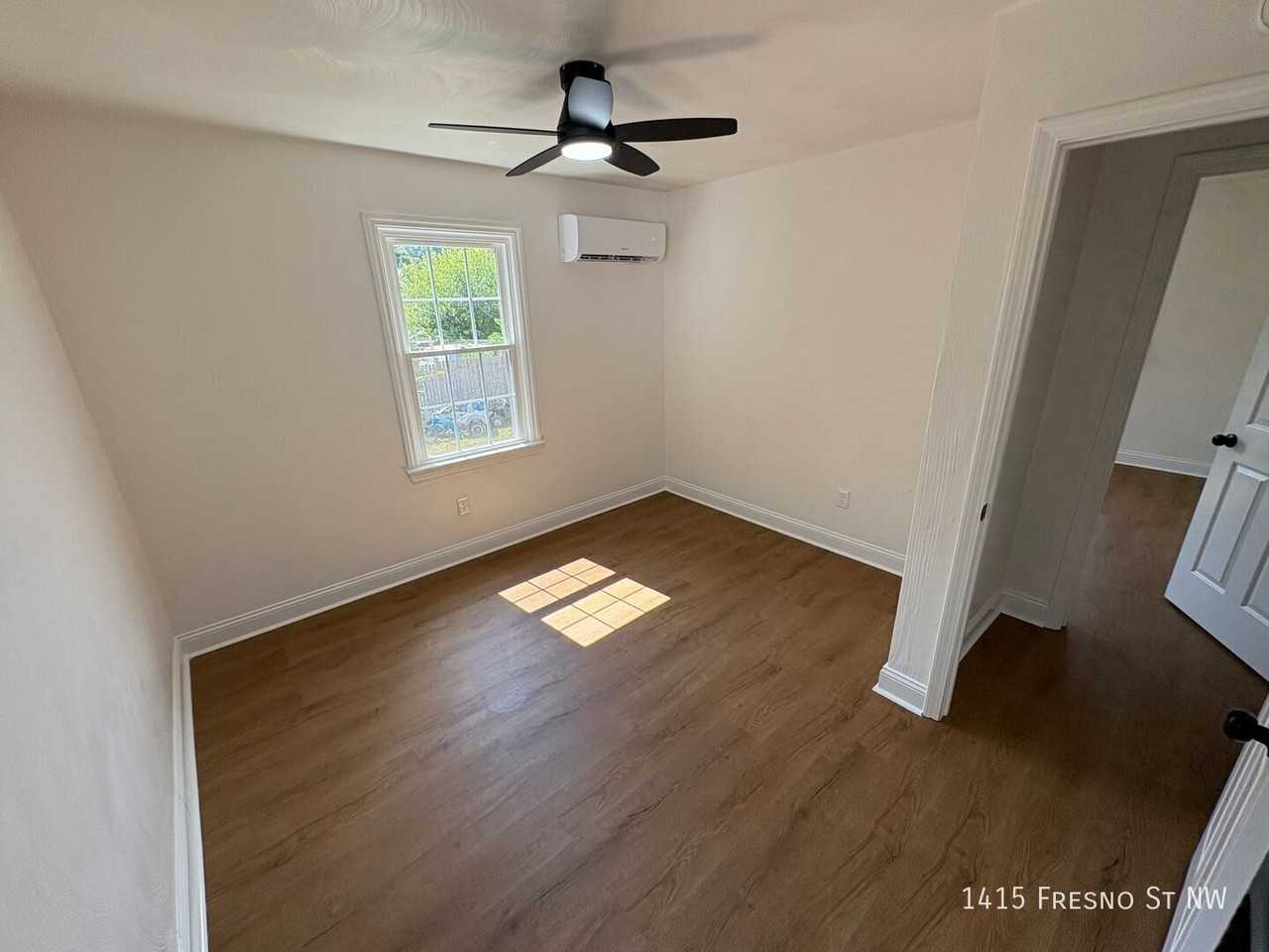 1415 Fresno St Nw - Photo 3 of 8