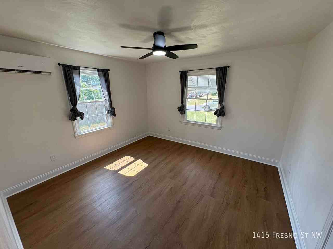 1415 Fresno St Nw - Photo 4 of 8