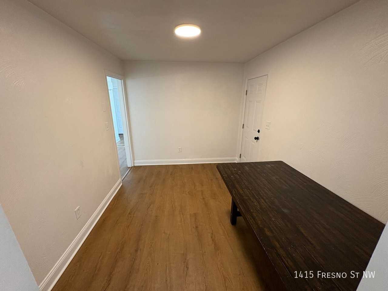 1415 Fresno St Nw - Photo 5 of 8