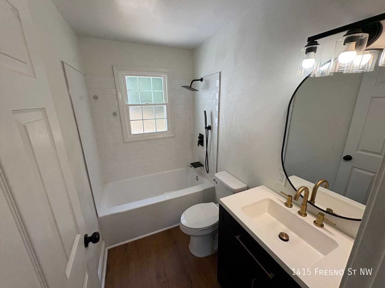 1415 Fresno St Nw - Photo 6 of 8