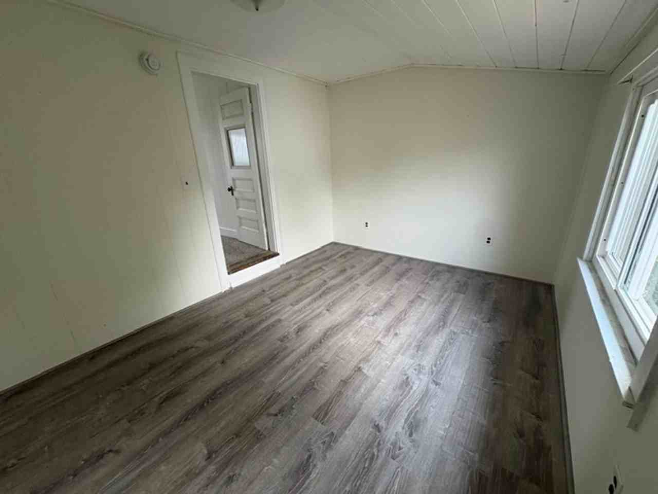 44 Grove St #D - Photo 5 of 9
