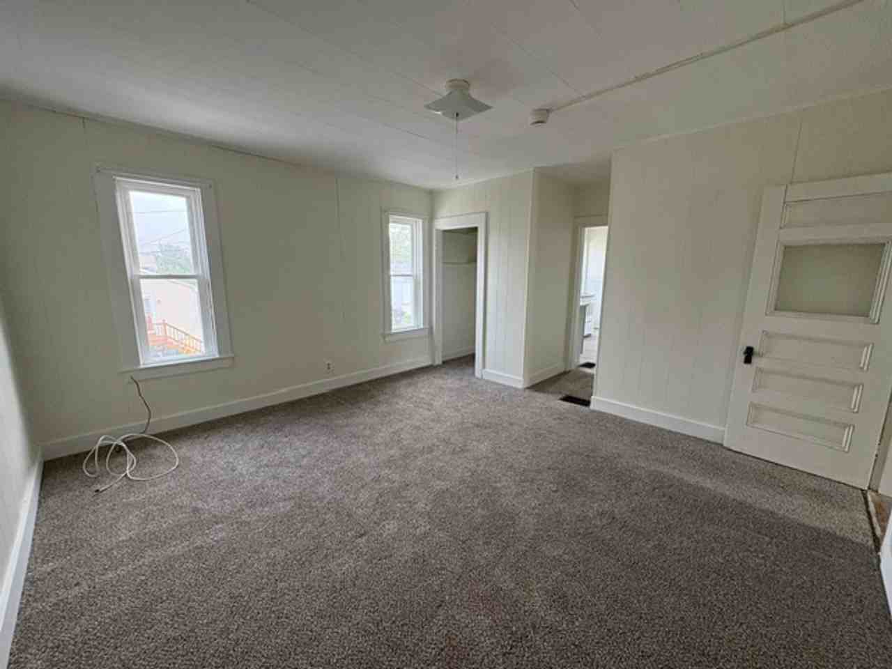 44 Grove St #D - Photo 6 of 9