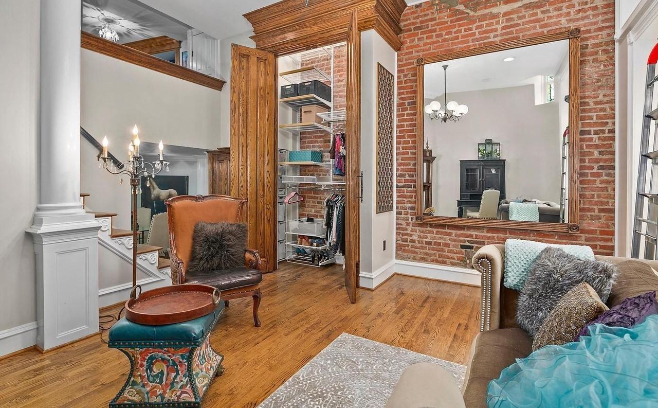 904 D St Se #8 - Photo 2 of 24