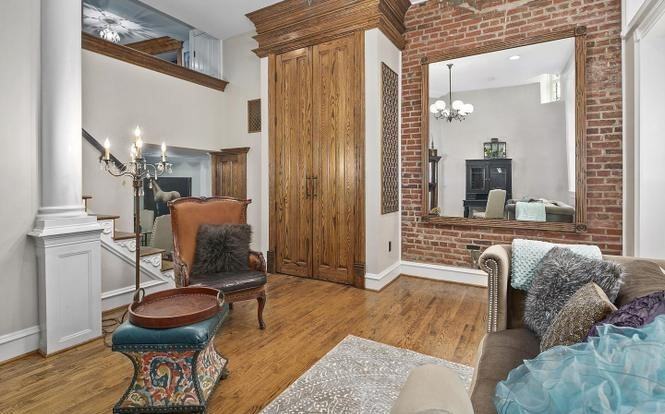 904 D St Se #8 - Photo 3 of 24