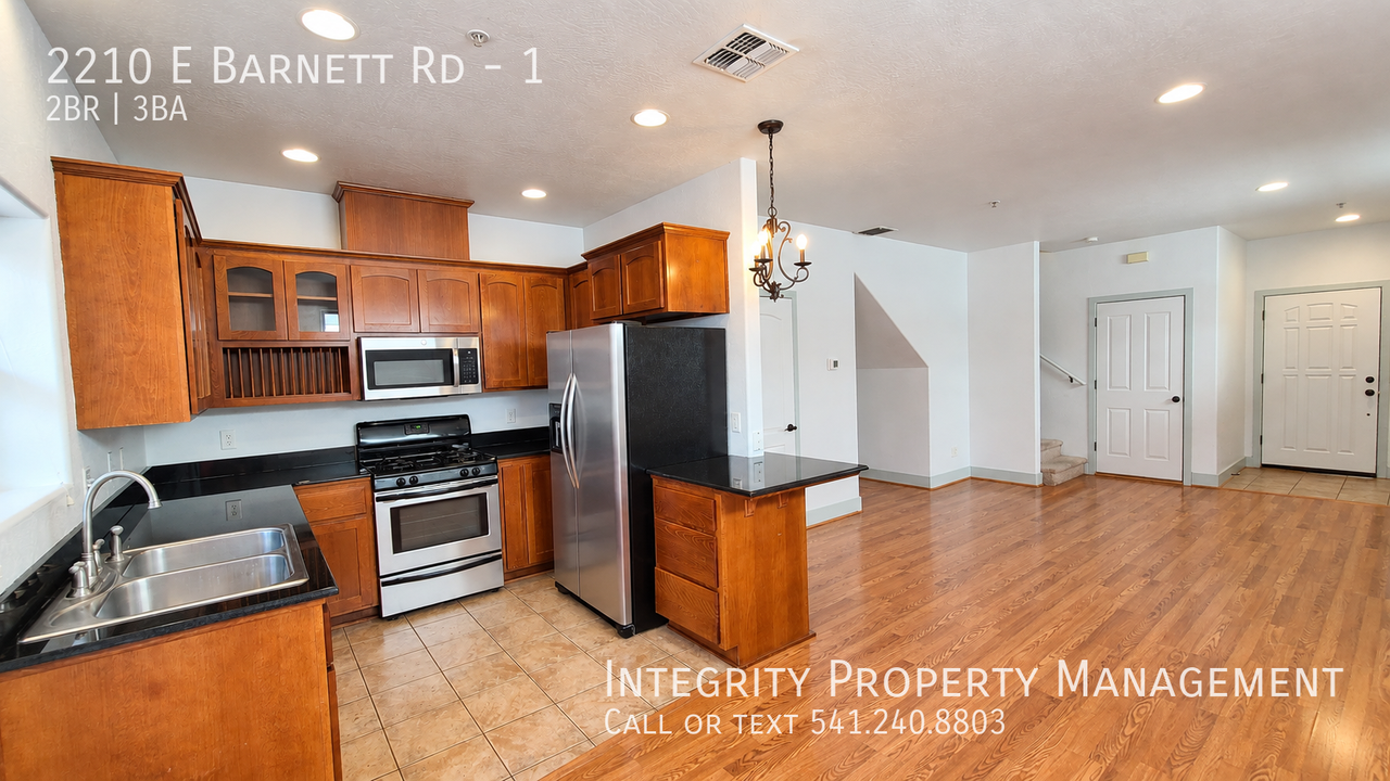 2210 E Barnett Rd #1 - Photo 7 of 21