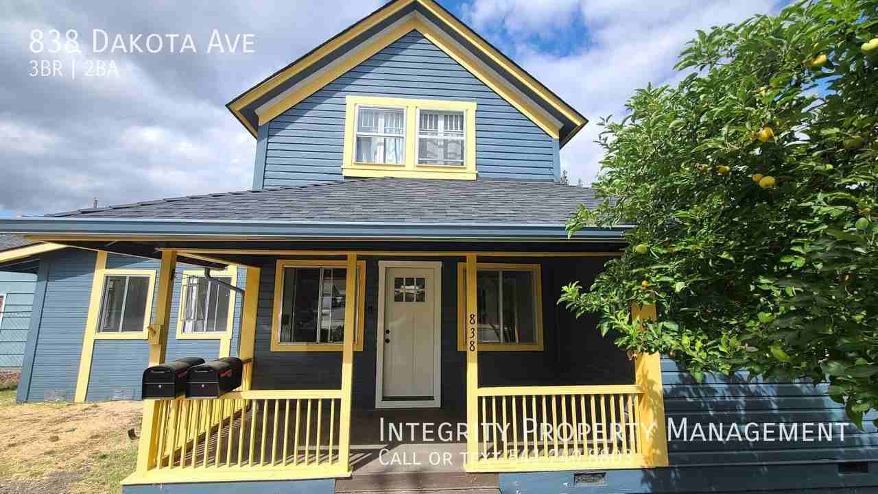 838 Dakota Ave - Photo 2 of 21