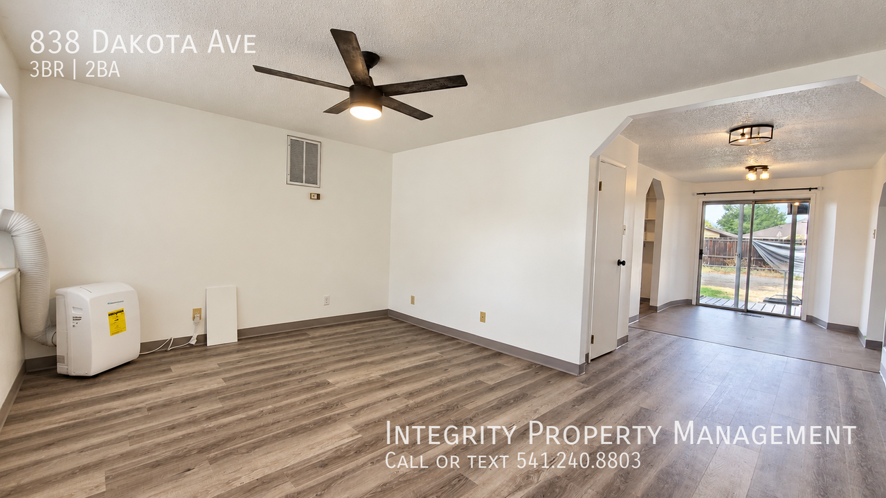 838 Dakota Ave - Photo 4 of 21