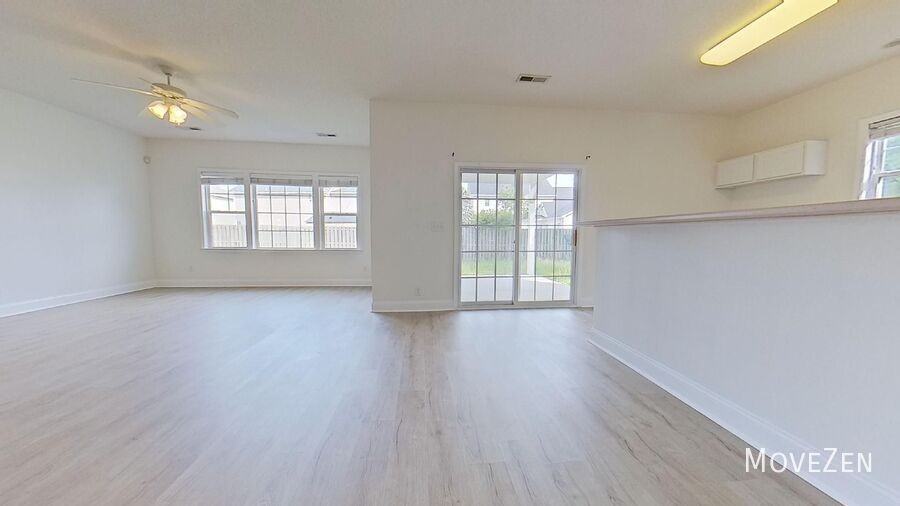 4705 Pineview Dr - Photo 3 of 28