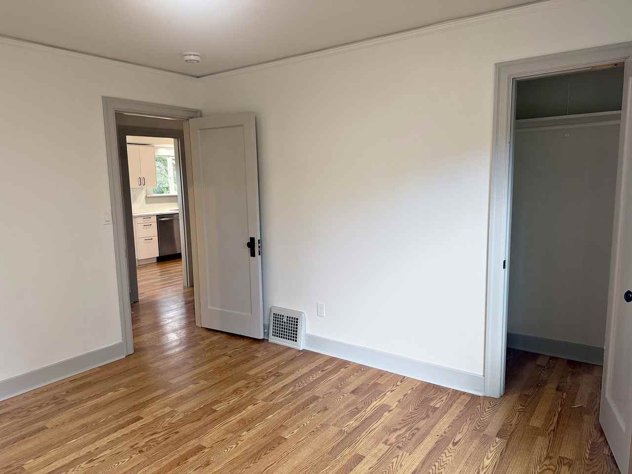 9002 Corliss Ave N - Photo 3 of 26