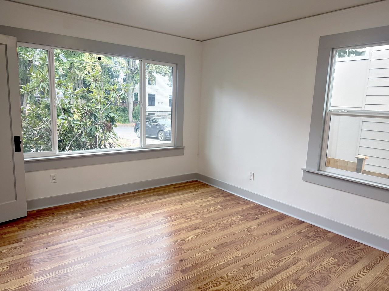 9002 Corliss Ave N - Photo 4 of 26