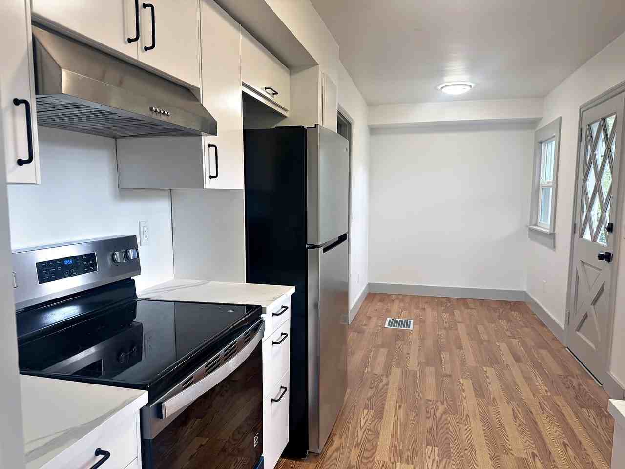 9002 Corliss Ave N - Photo 5 of 26