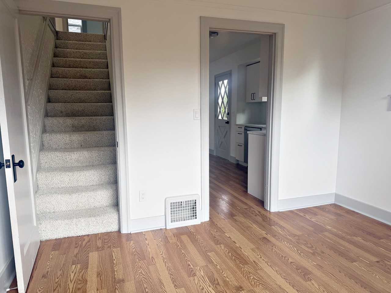 9002 Corliss Ave N - Photo 6 of 26