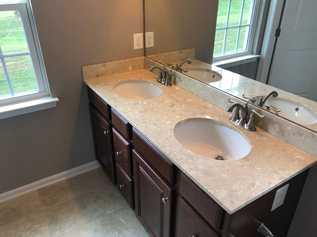 7890 Erinvale Ln - Photo 5 of 44