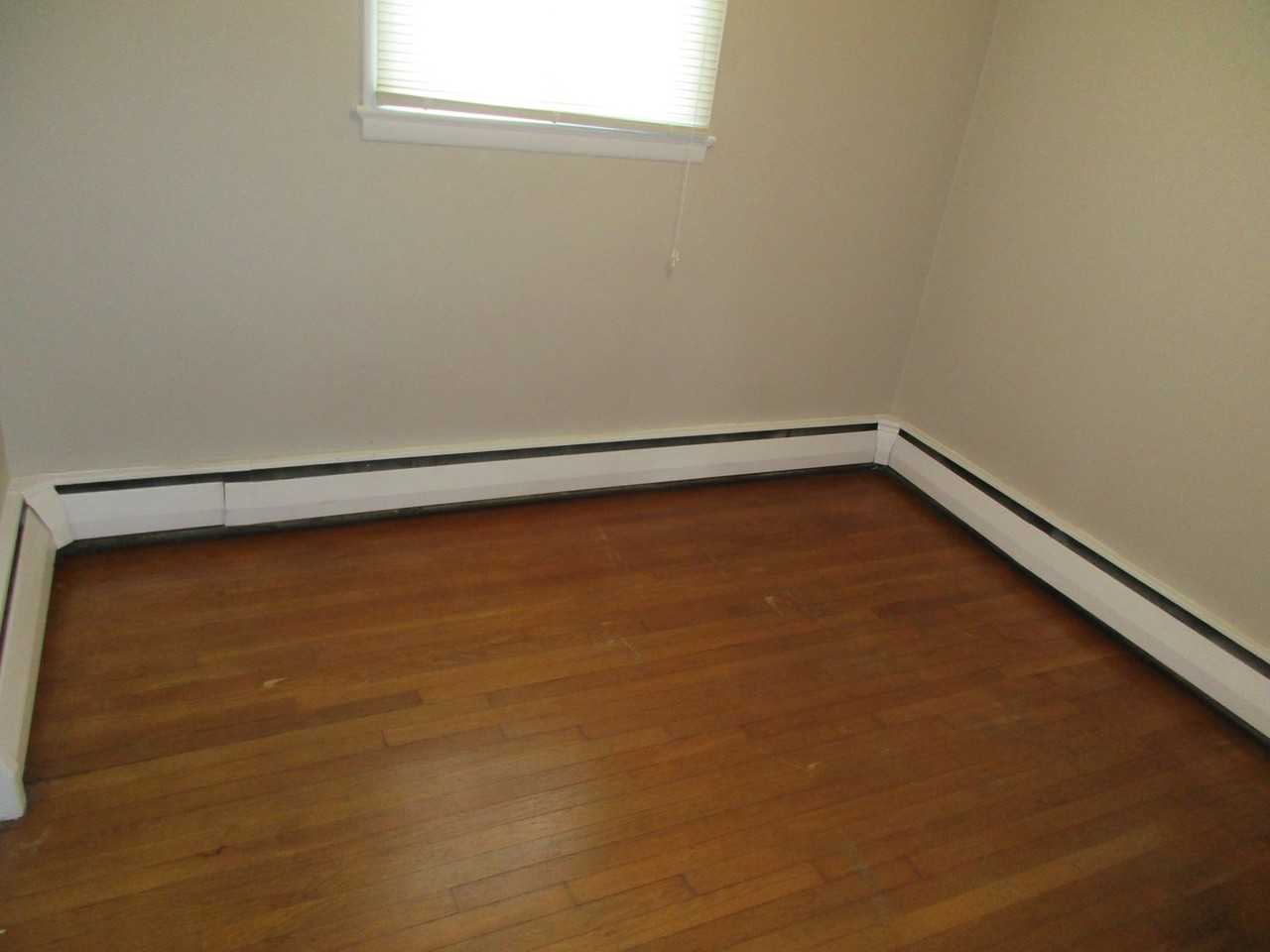 409 E Emaus St - Photo 5 of 22