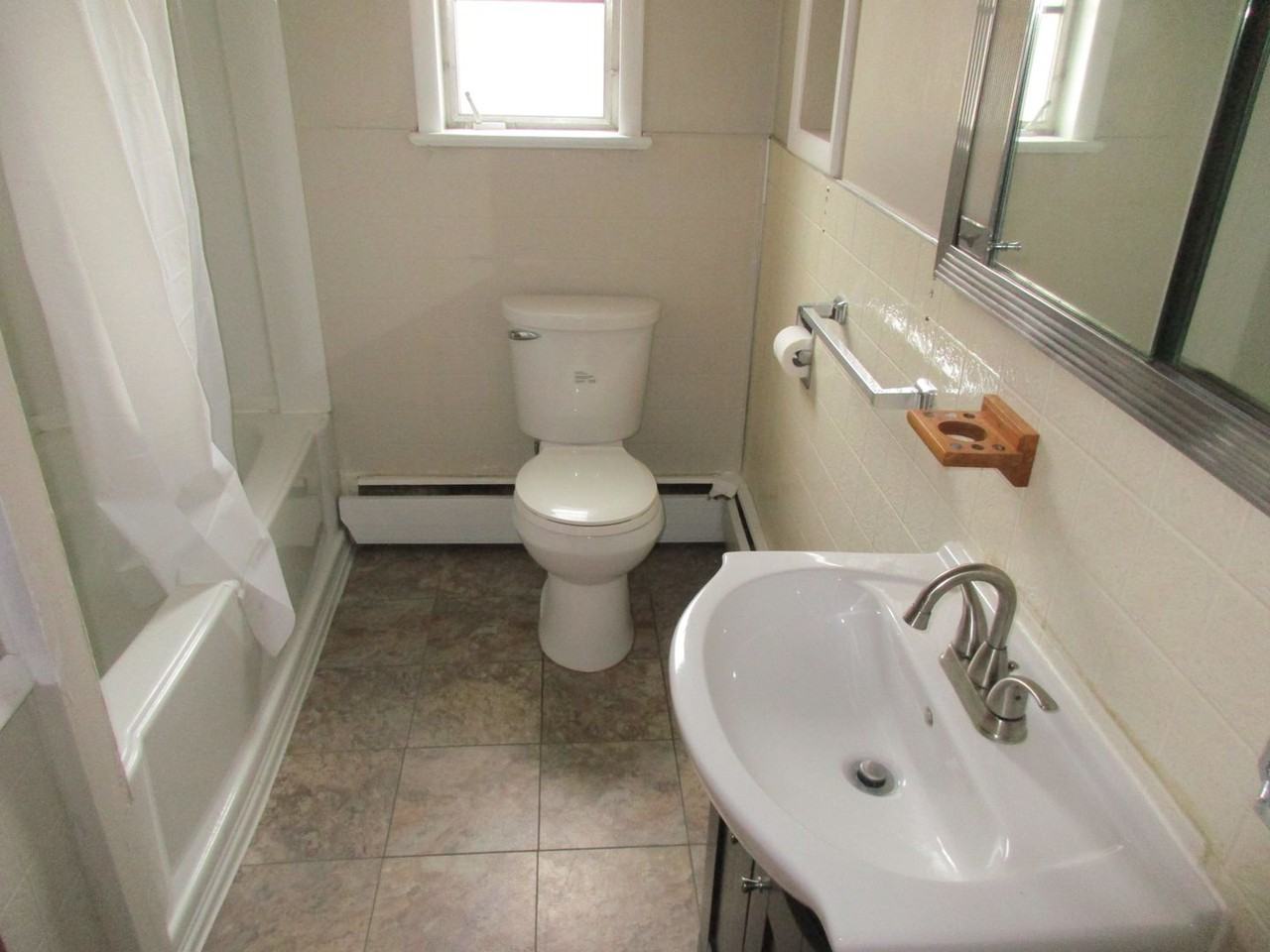 409 E Emaus St - Photo 6 of 22