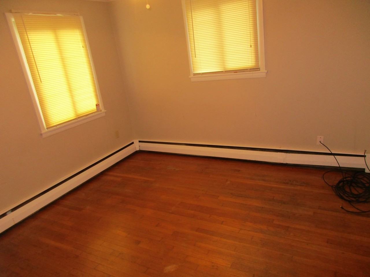 409 E Emaus St - Photo 7 of 22