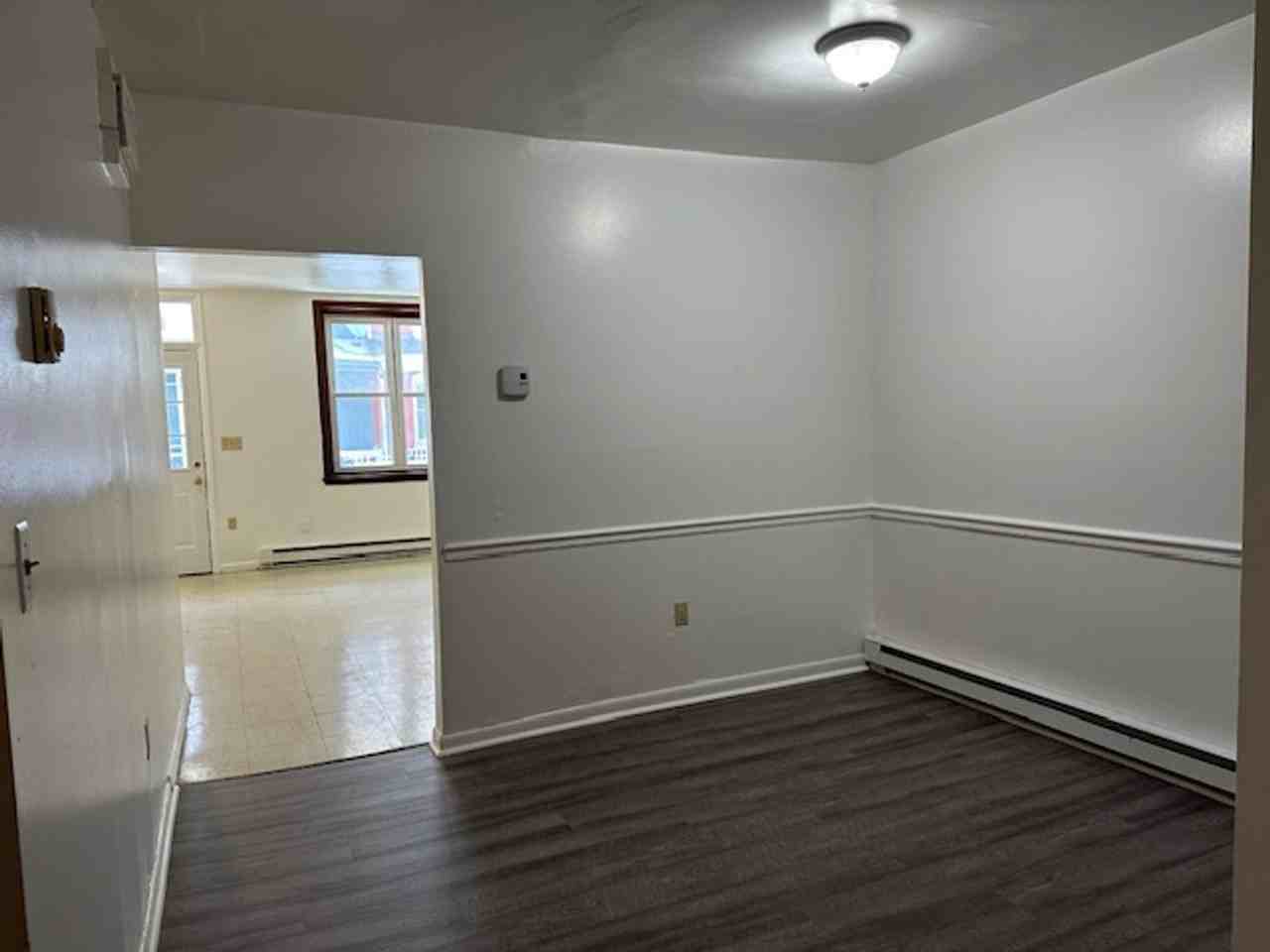 2130 Penn St - Photo 4 of 17