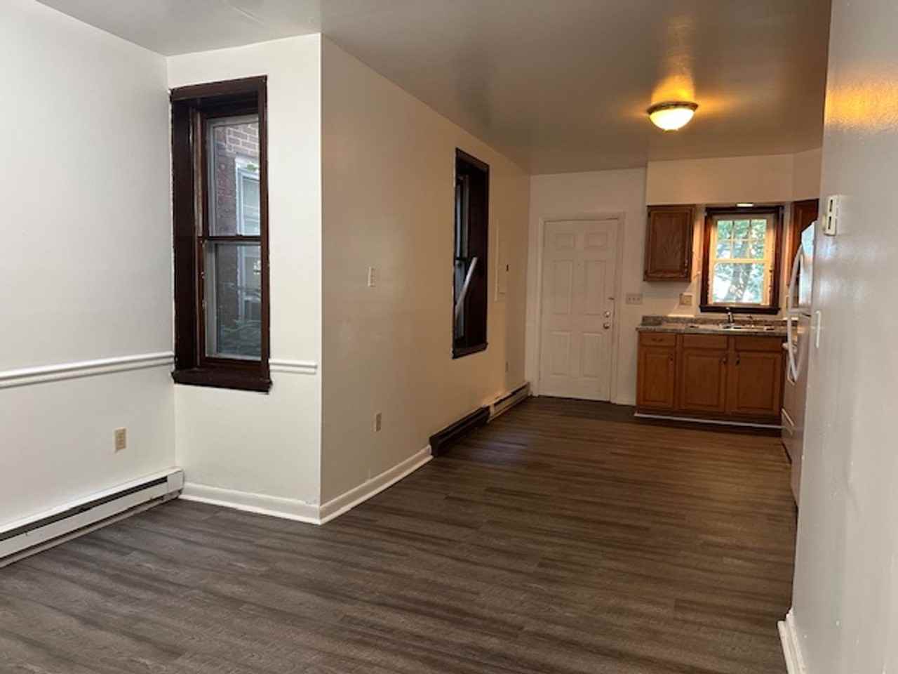 2130 Penn St - Photo 5 of 17