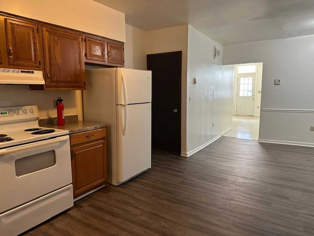 2130 Penn St - Photo 6 of 17