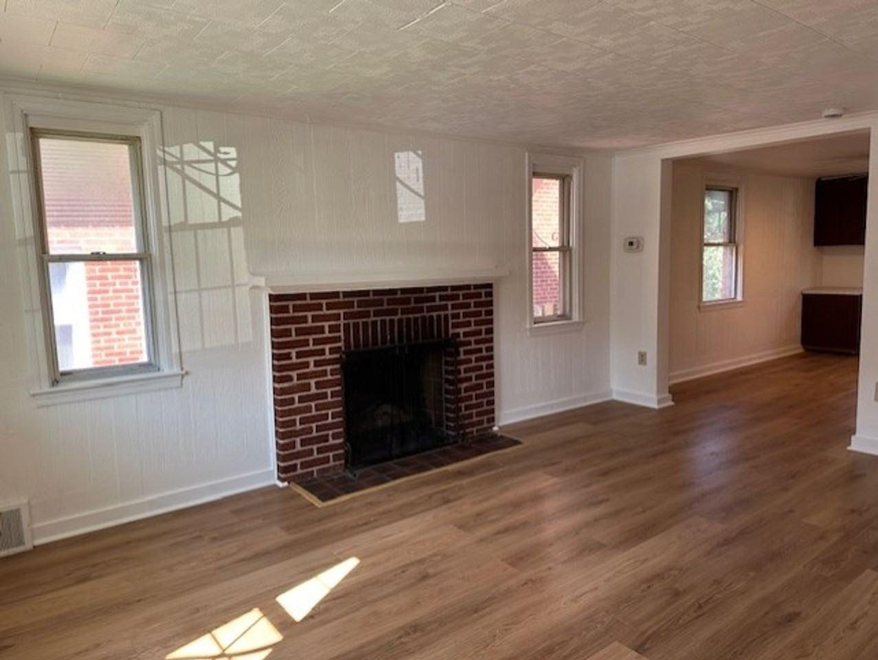 2324 Kensington St - Photo 4 of 16