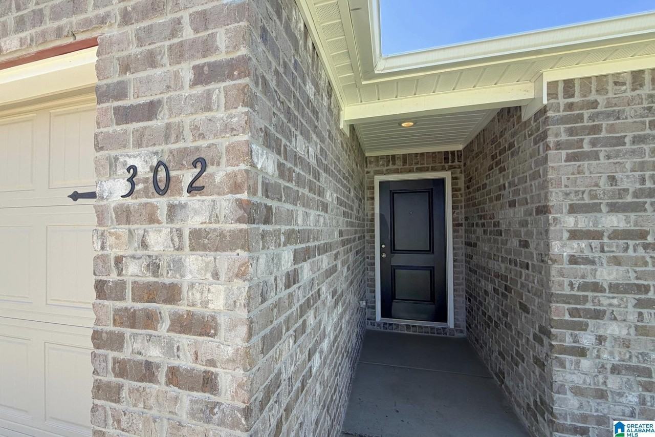 302 SPANISH MOSS COURT - Photo 3 of 27