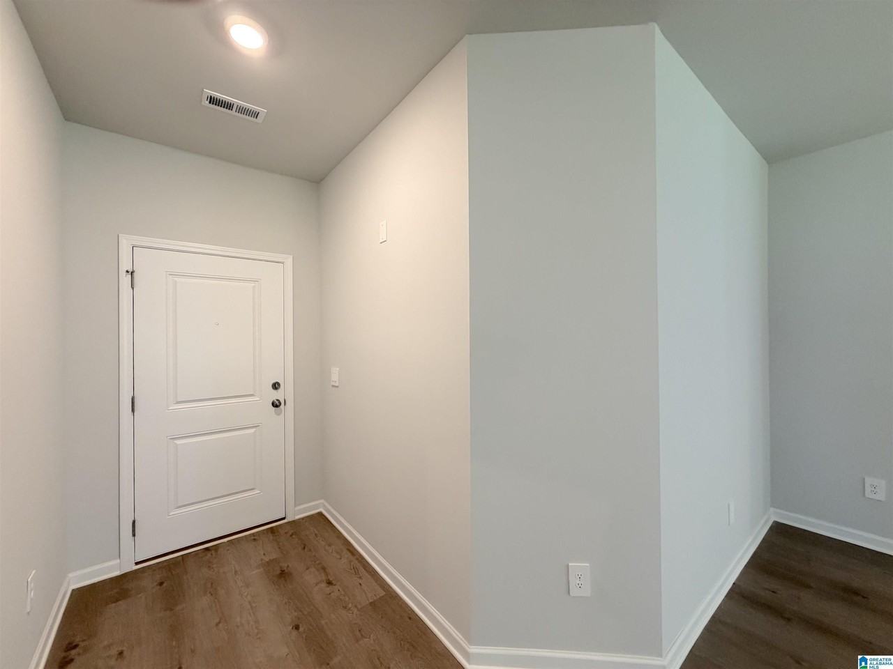 302 SPANISH MOSS COURT - Photo 4 of 27