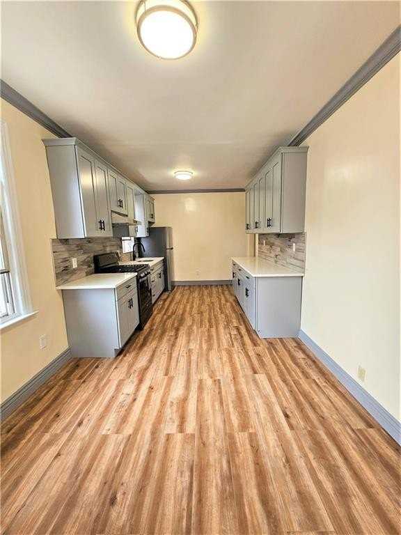 646 E 93rd St #2 - Photo 5 of 18