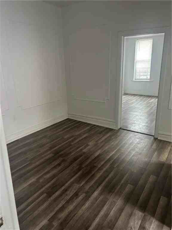 731 Sheffield Ave #2 - Photo 3 of 5