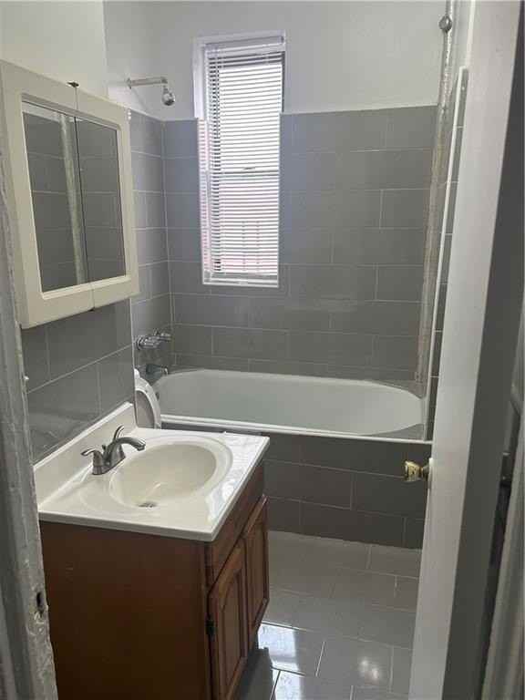 731 Sheffield Ave #2 - Photo 5 of 5