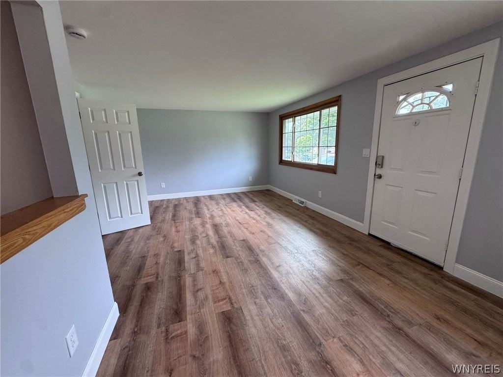 685 Longmeadow Rd - Photo 6 of 36