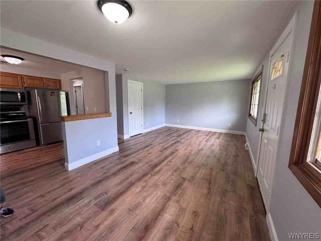 685 Longmeadow Rd - Photo 7 of 36