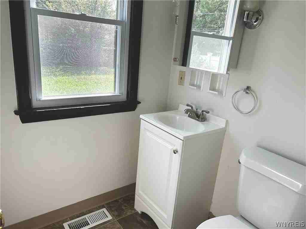 3319 Mckinley Pkwy - Photo 4 of 11