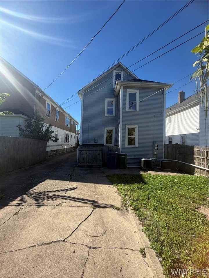 292 Hartwell Rd - Photo 3 of 24