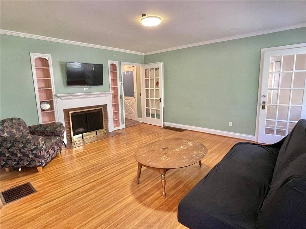 1680 Mount Hope Ave - Photo 4 of 22