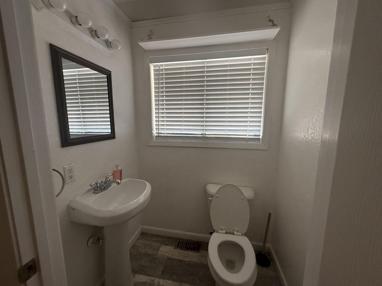 54 Allegheny Dr - Photo 3 of 15