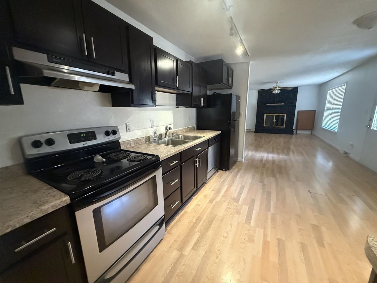 54 Allegheny Dr - Photo 4 of 15