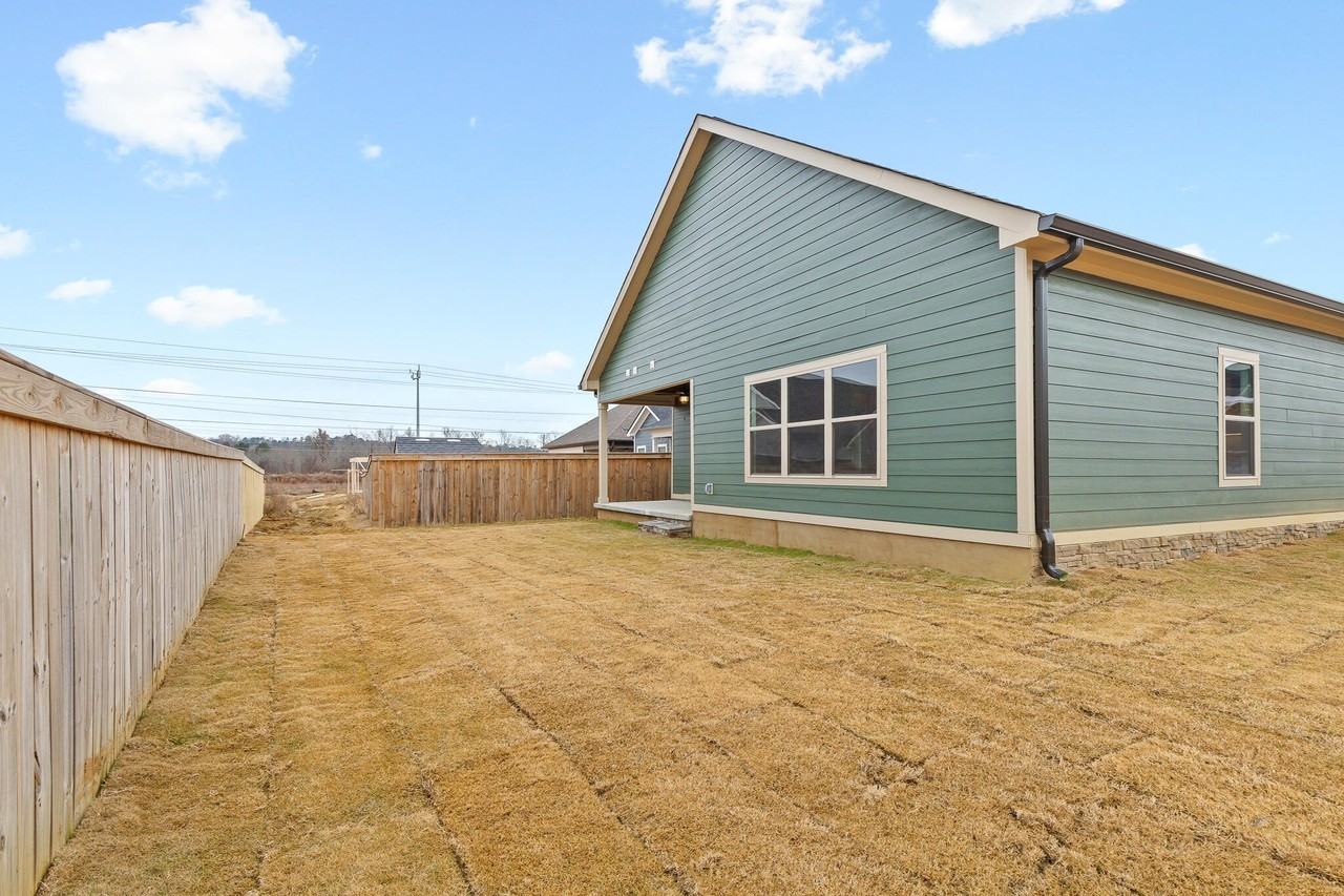 1043 Gibson Meadow Dr - Photo 4 of 33