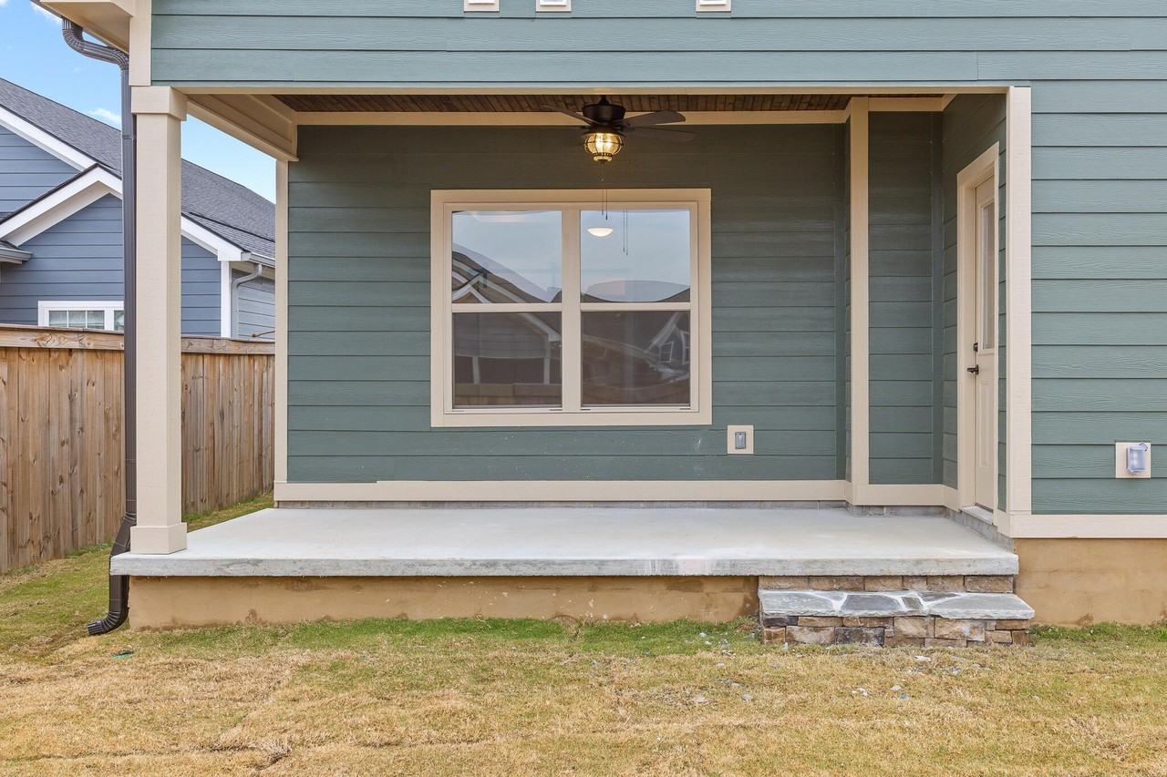 1043 Gibson Meadow Dr - Photo 5 of 33