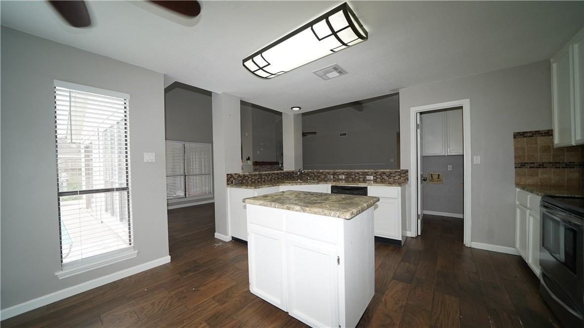 3537 S Washam Dr - Photo 3 of 6