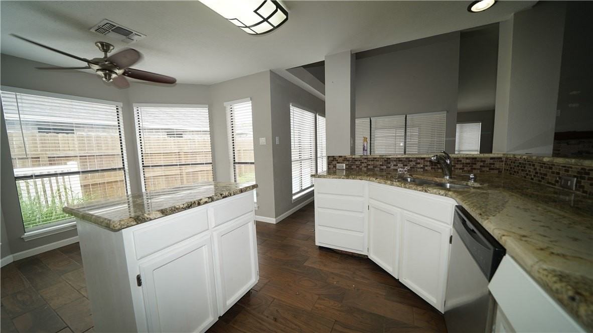 3537 S Washam Dr - Photo 4 of 6