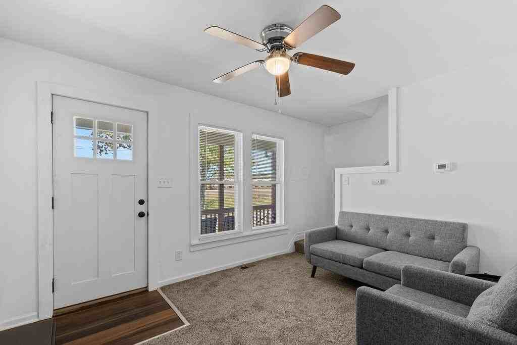 927 Camden Ave - Photo 3 of 26