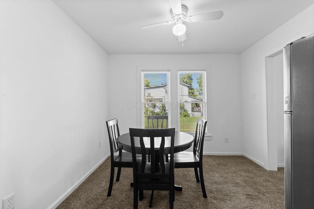927 Camden Ave - Photo 5 of 26