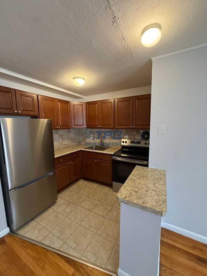 239 Spring St #B7 - Photo 5 of 6