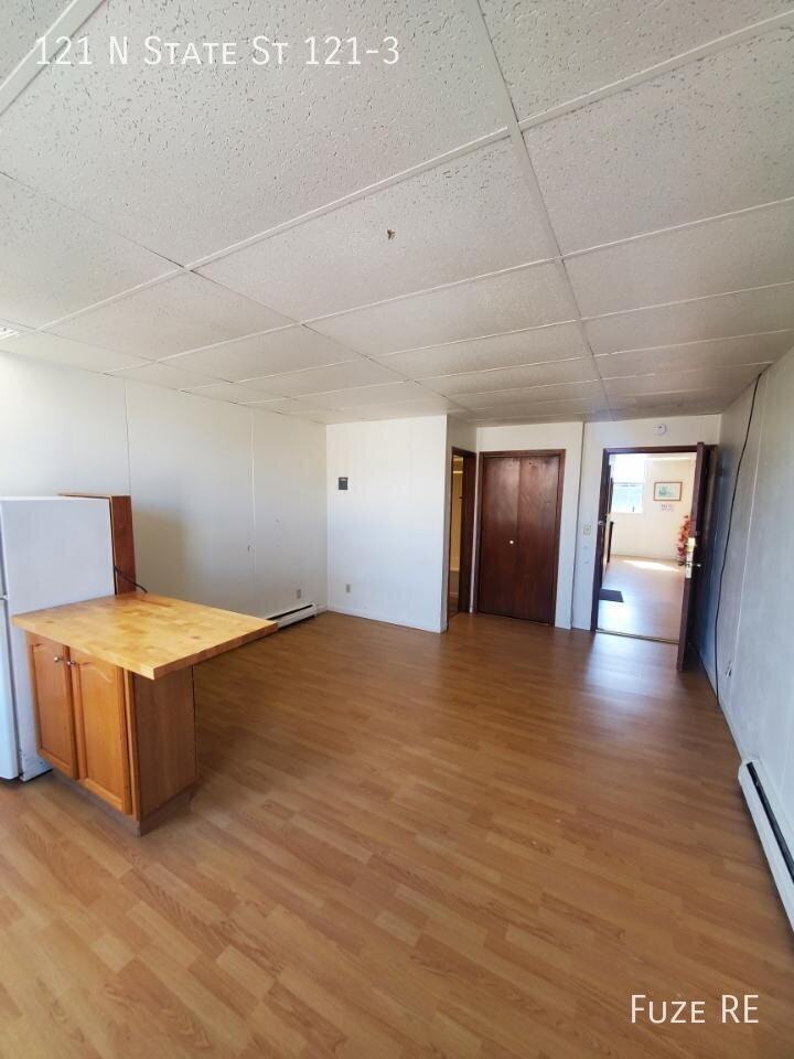121 State St N - Photo 2 of 5