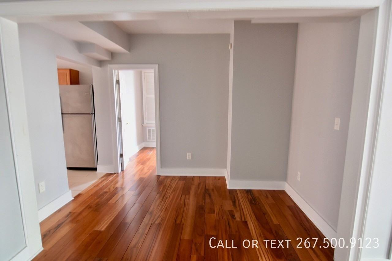 4900 Pine St #4 - Photo 4 of 12